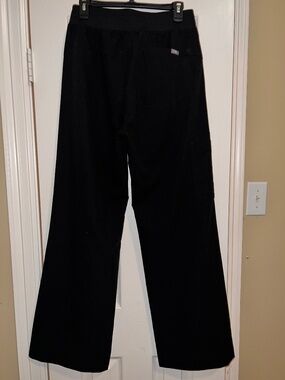 FIGS black M/ Tall / wide leg, cargo scrubs